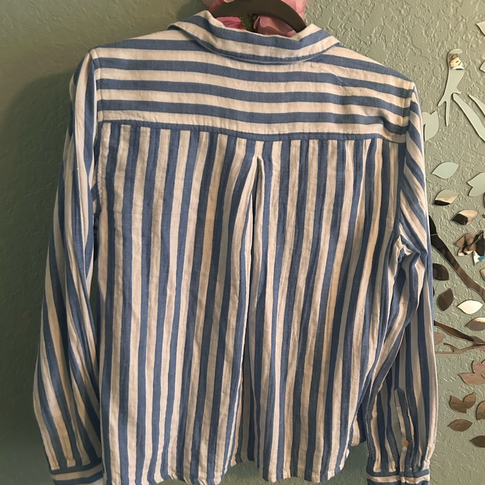 Vineyard Vines Woman Blue and White Striped Shirt M - Picture 4 of 5